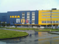 オープン後初の週末を迎えた雨のIKEA船橋